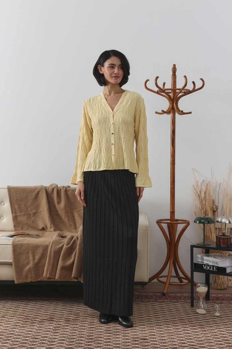 Piliseli Kısa Hırka ile Katmanlama ve Renk Uyumları