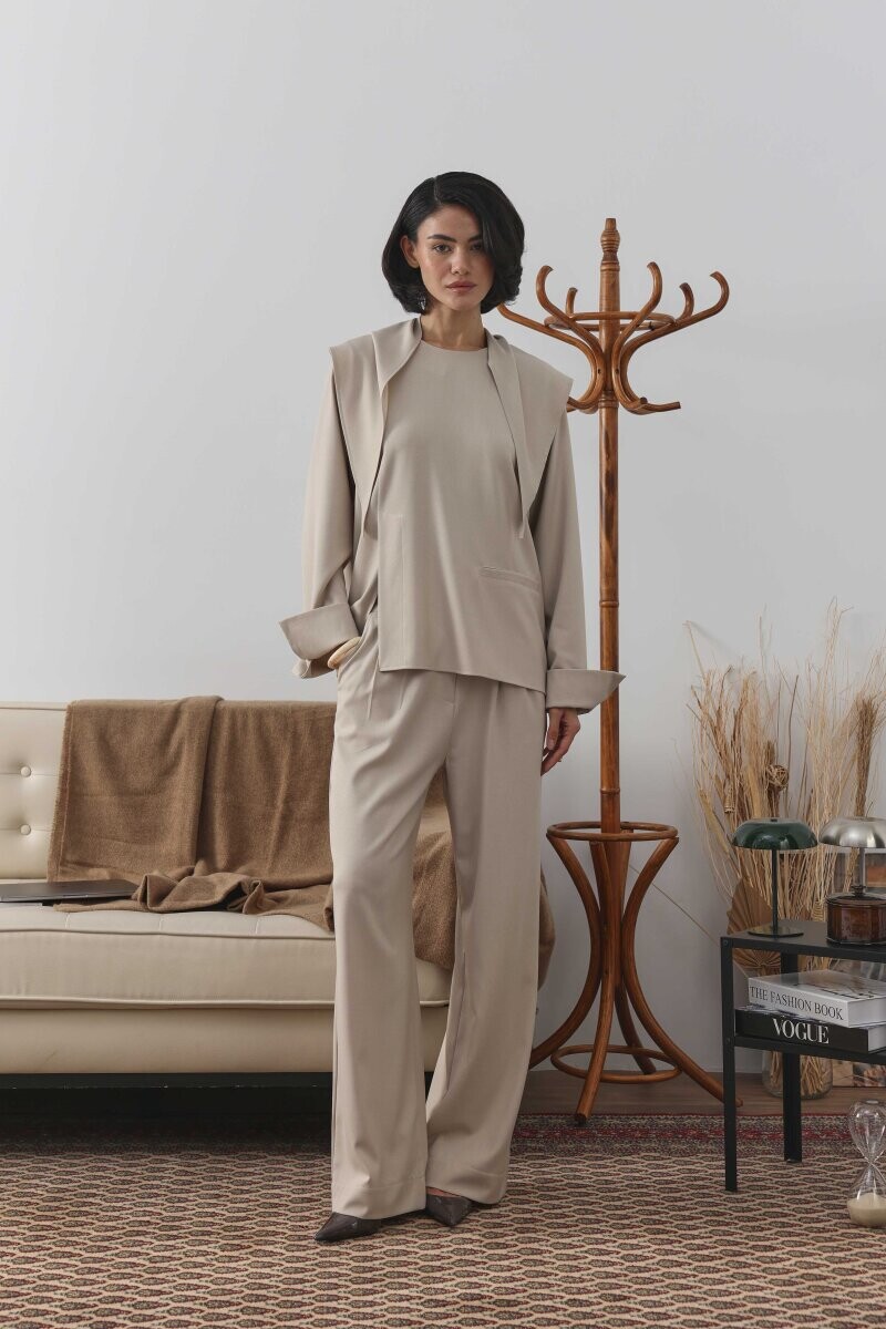 Yırtmaçlı Bluz: Günlük ve Gece Kullanımı İçin Tüyolar