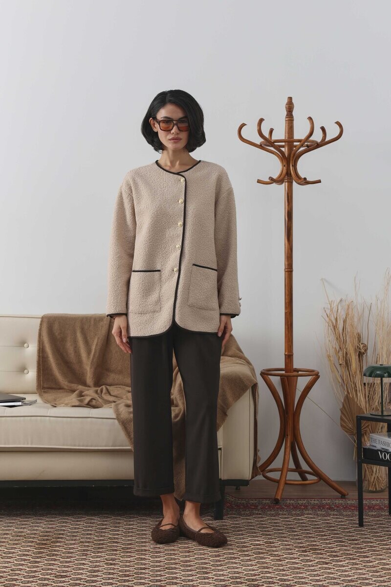 Buklet Ceket ile Dış Giyimde Dokulu Stil Yarat