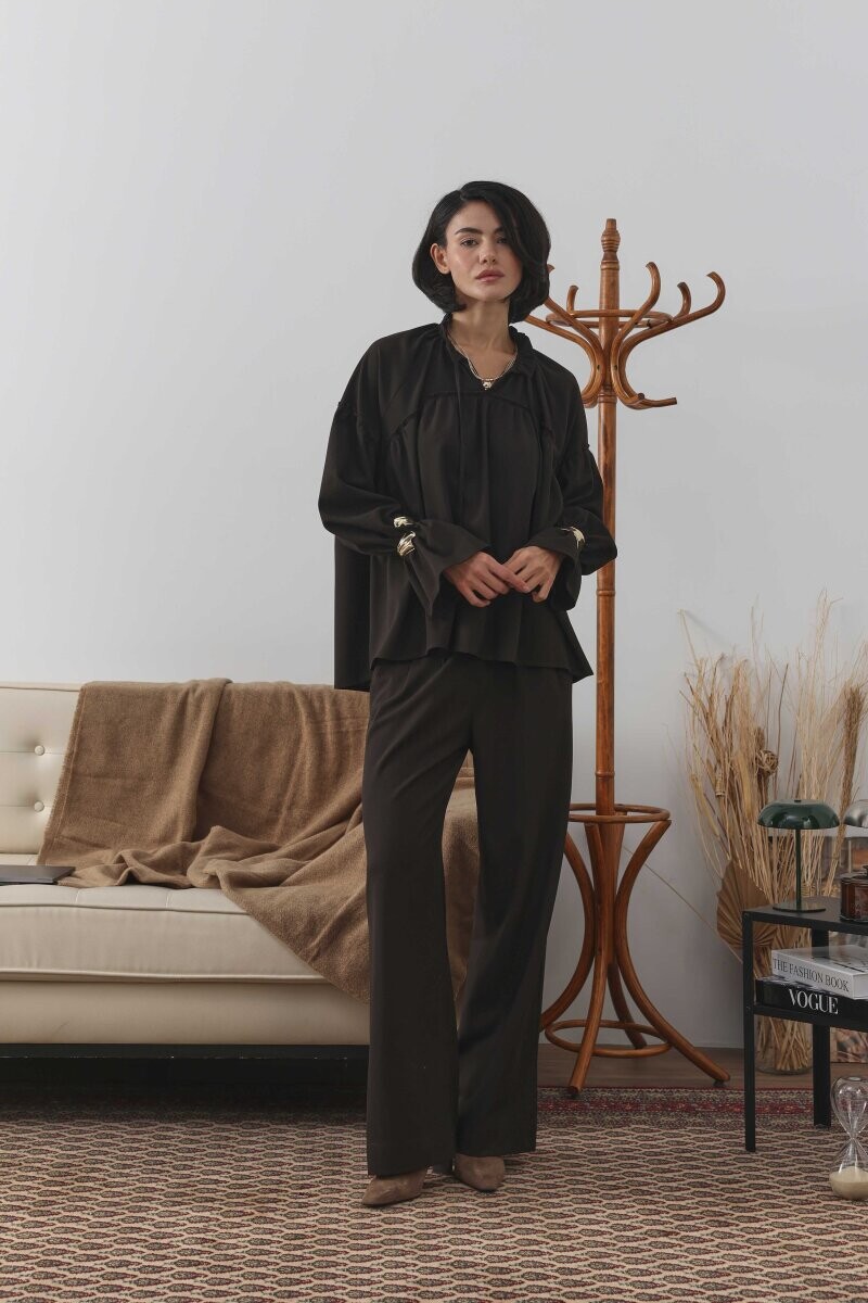 Büzgülü Volanlı Bluz ile Zarif Akşam Kombinleri