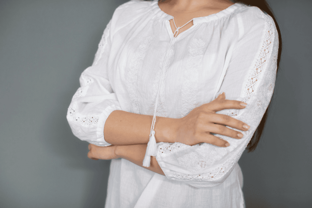 Yaka Detaylı Bluzları Hangi Aksesuarlarla Tamamlamalısınız?